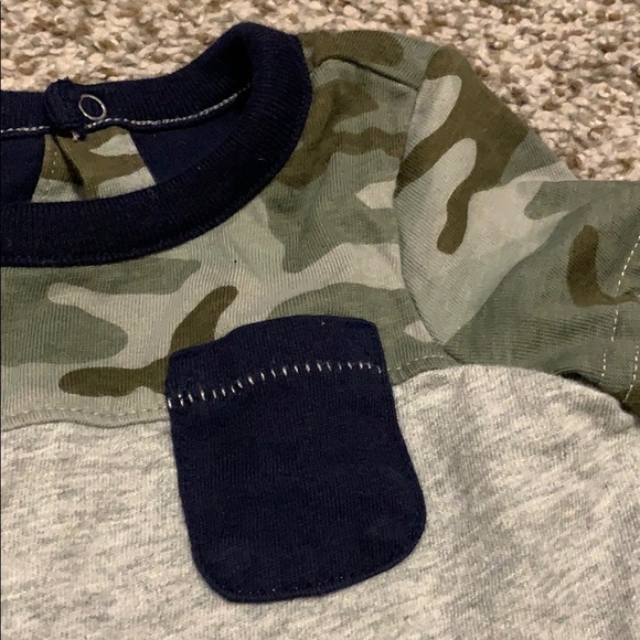 3 for $20 | Baby GAP Romper - Picture 2 of 2